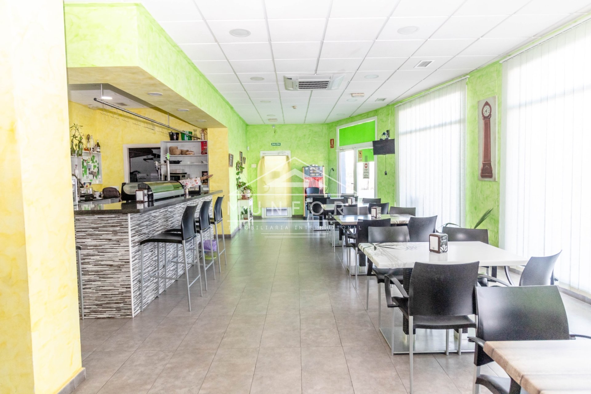 Resale - Commercial premises -
San Javier - Santiago de la Ribera