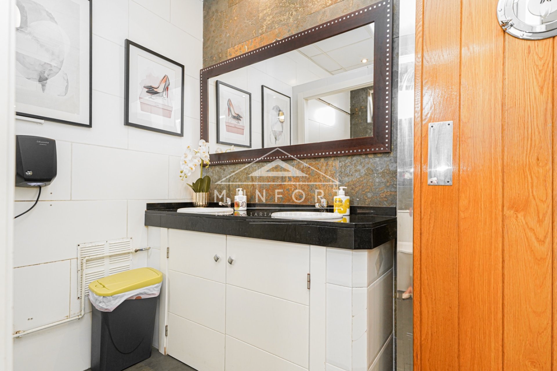 Resale - Commercial premises -
San Pedro del Pinatar