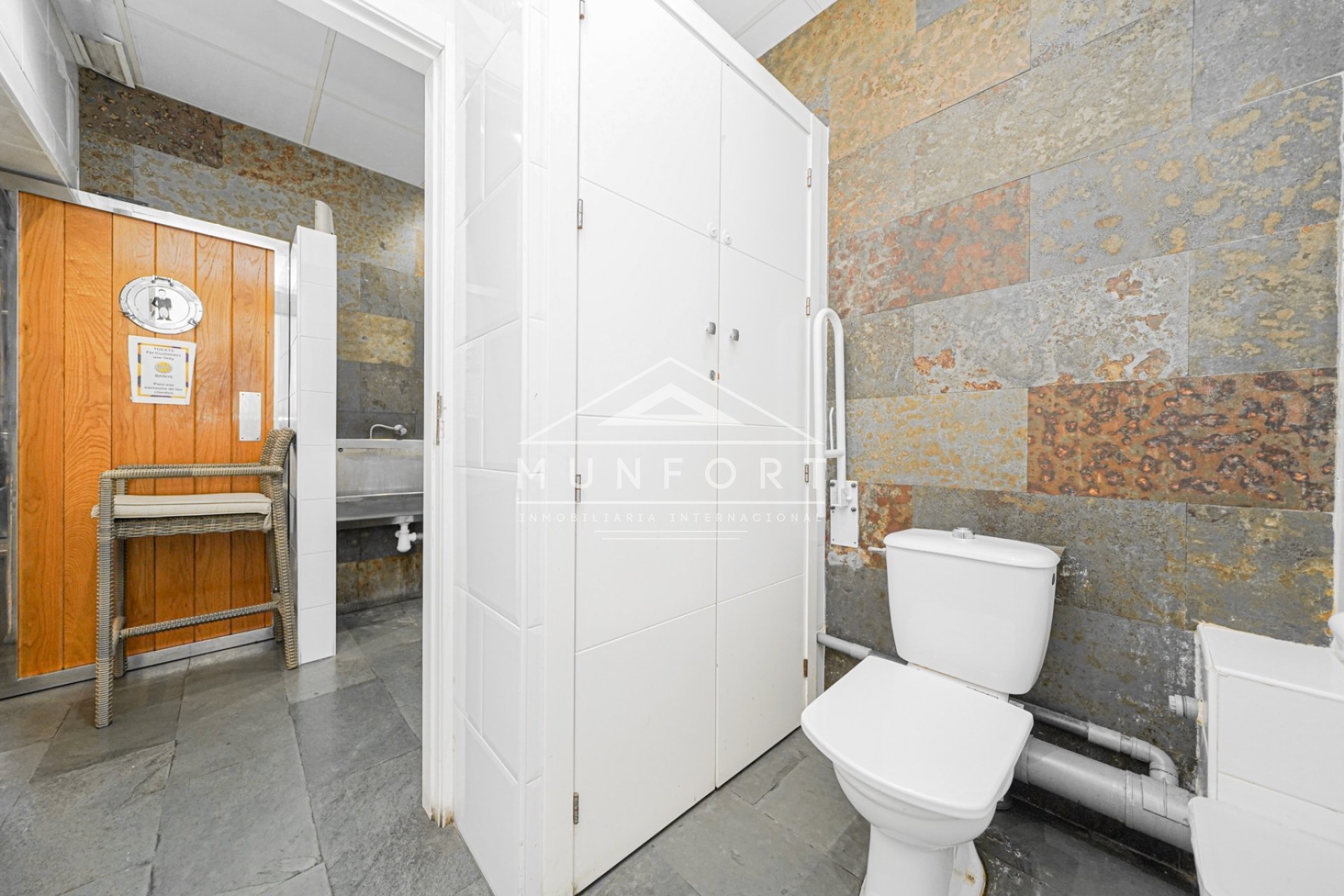 Resale - Commercial premises -
San Pedro del Pinatar