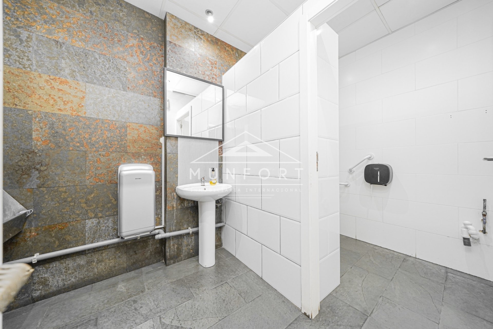 Resale - Commercial premises -
San Pedro del Pinatar