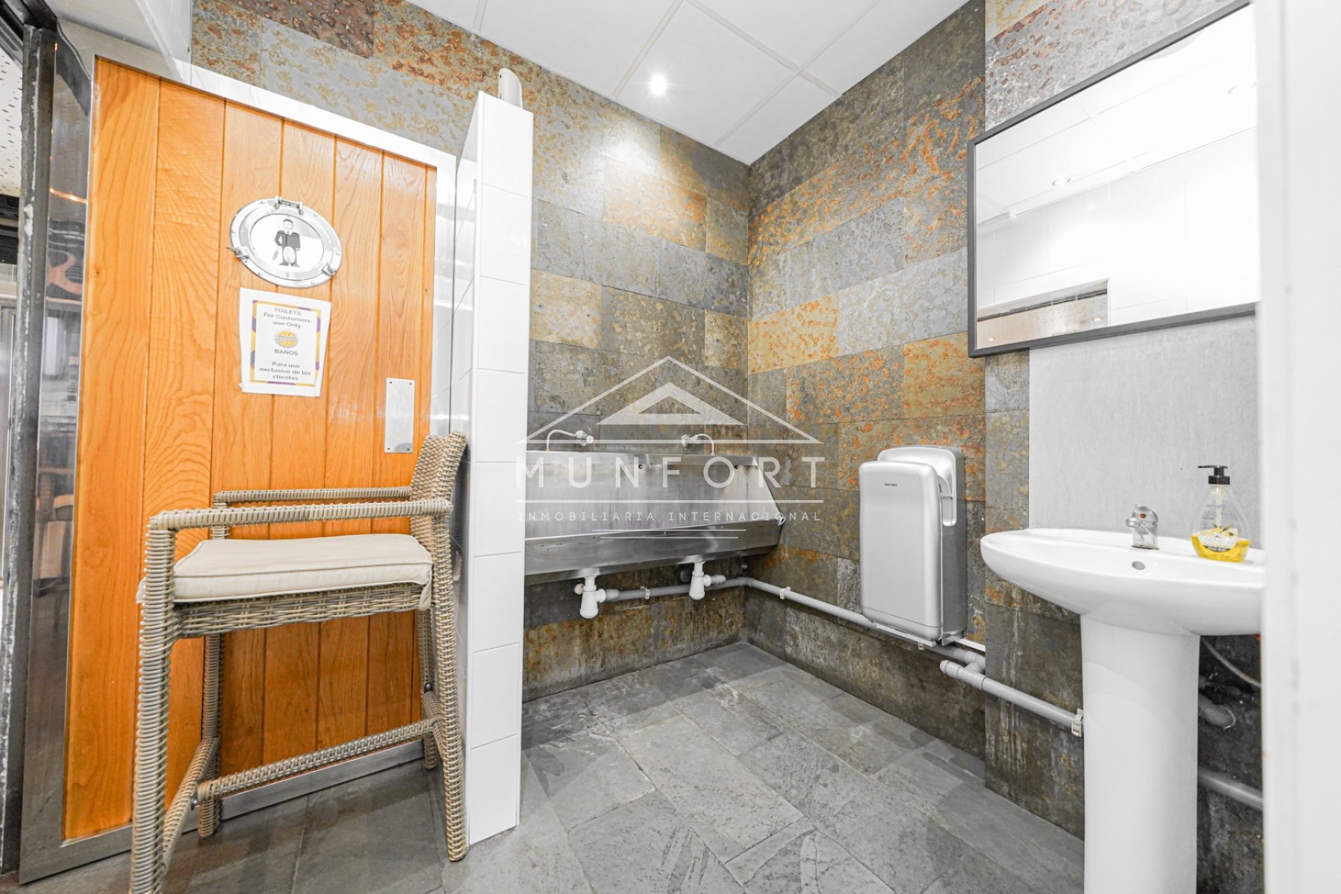 Resale - Commercial premises -
San Pedro del Pinatar