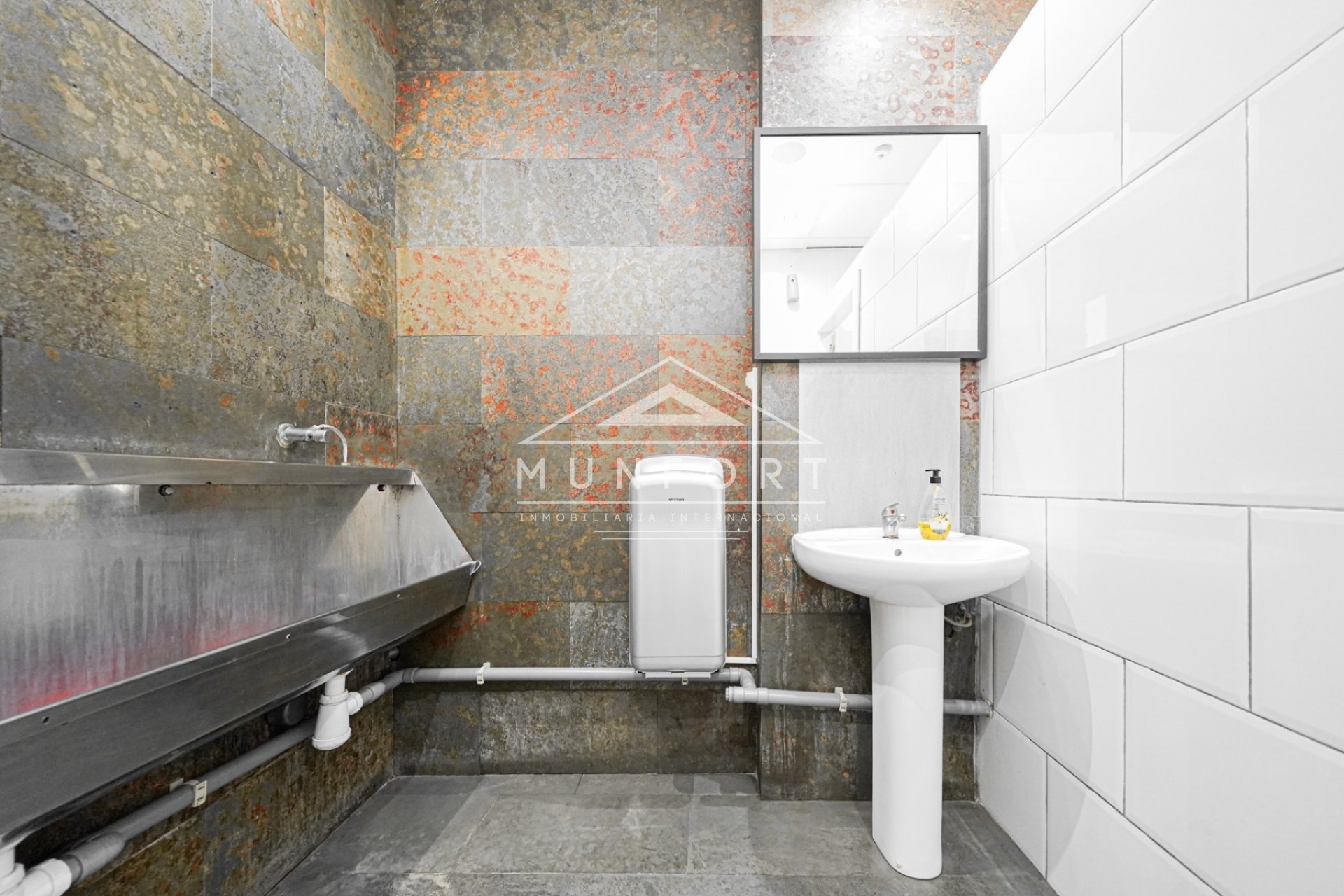 Resale - Commercial premises -
San Pedro del Pinatar