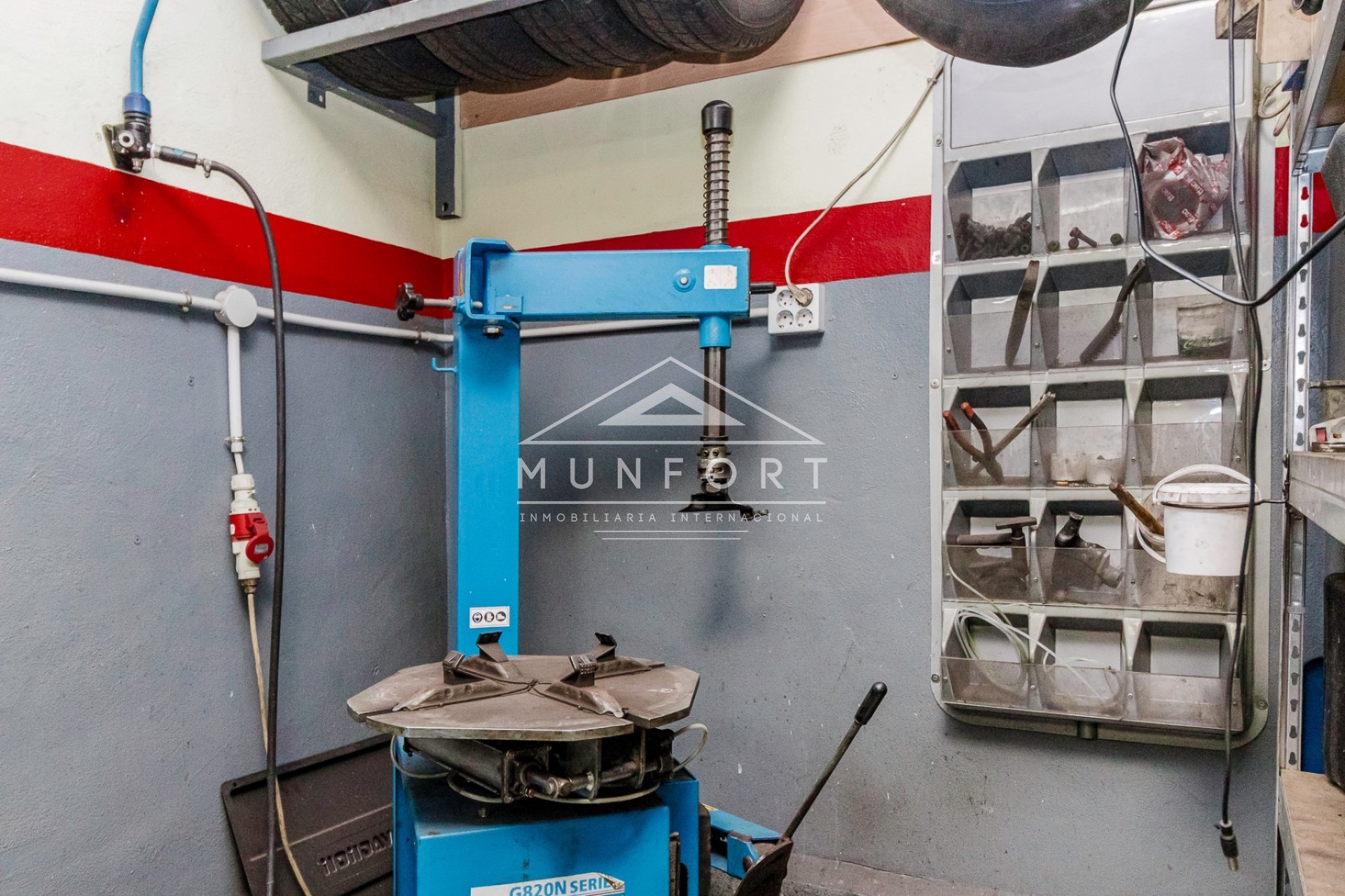 Resale - Commercial premises -
Torrevieja - Centro - Torrevieja