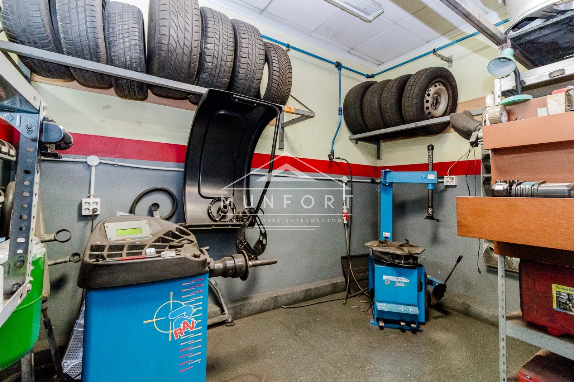 Resale - Commercial premises -
Torrevieja - Centro - Torrevieja