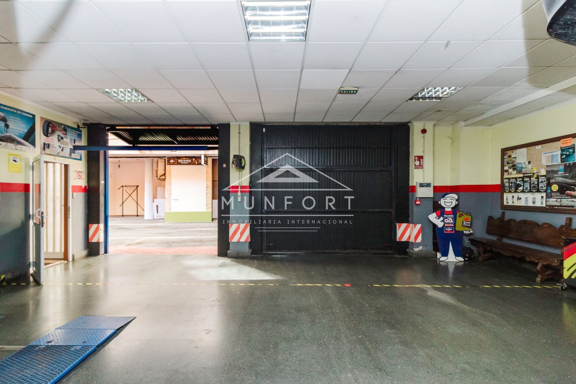 Resale - Commercial premises -
Torrevieja - Centro - Torrevieja