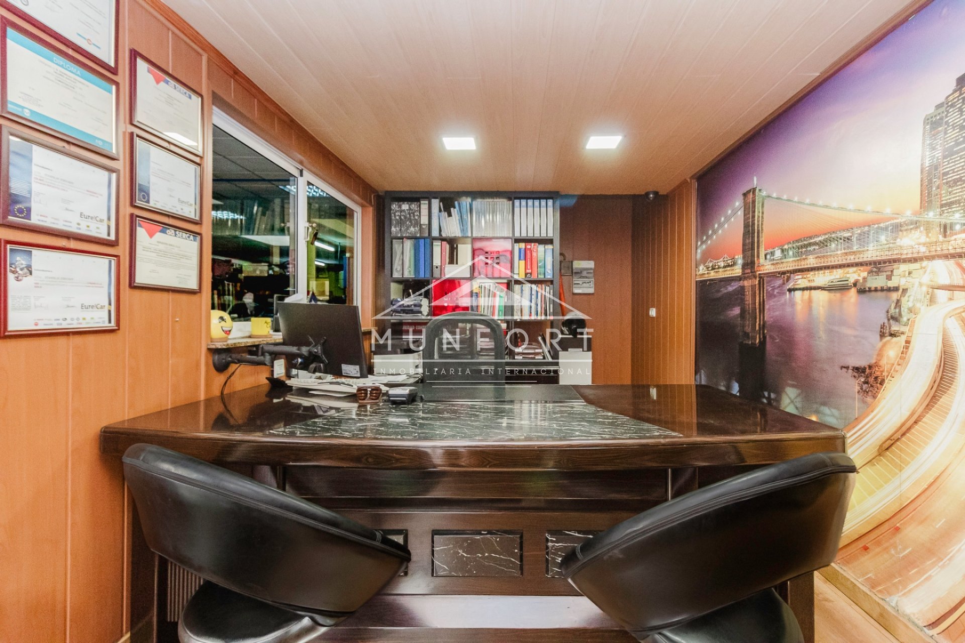 Resale - Commercial premises -
Torrevieja - Centro - Torrevieja