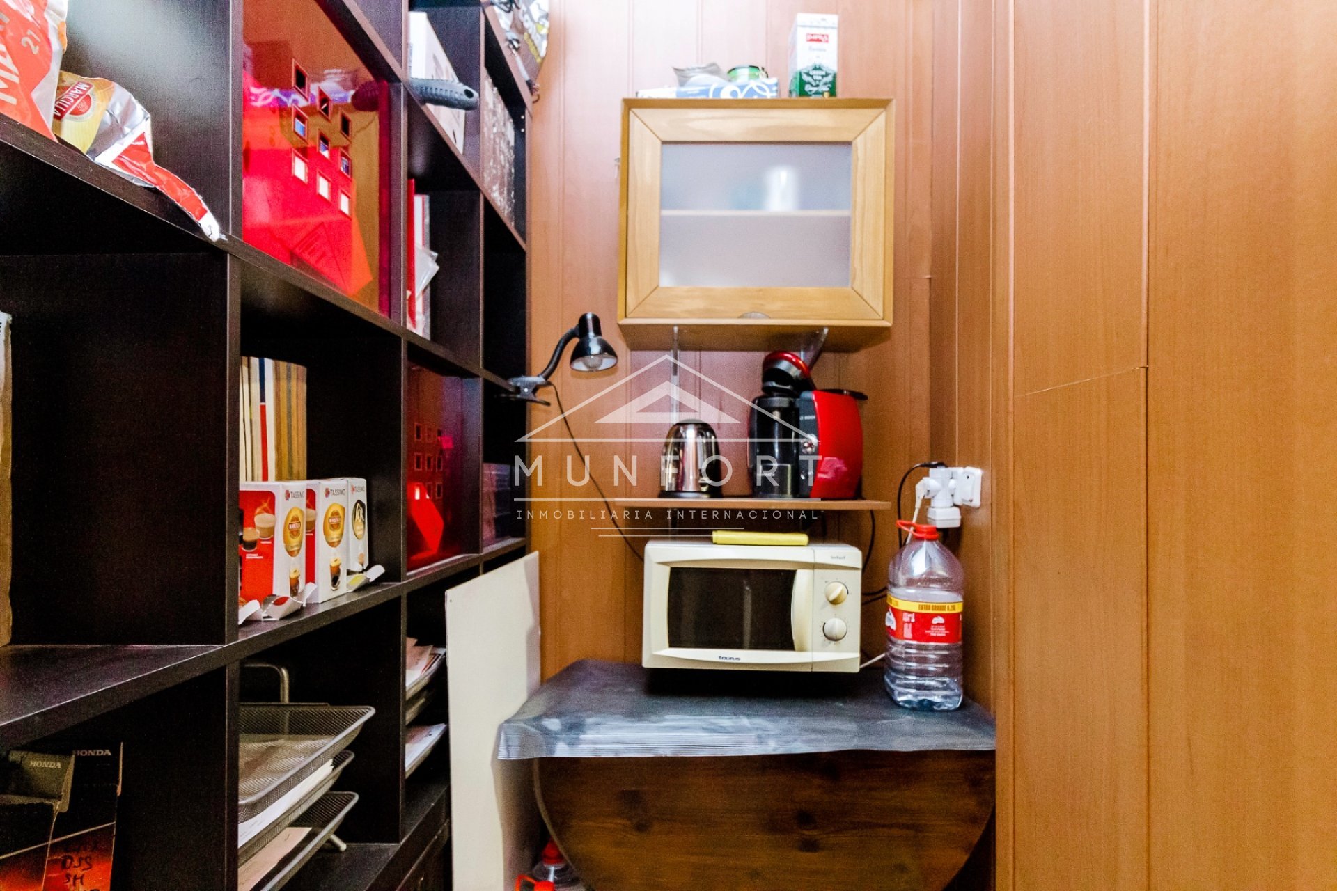 Resale - Commercial premises -
Torrevieja - Centro - Torrevieja