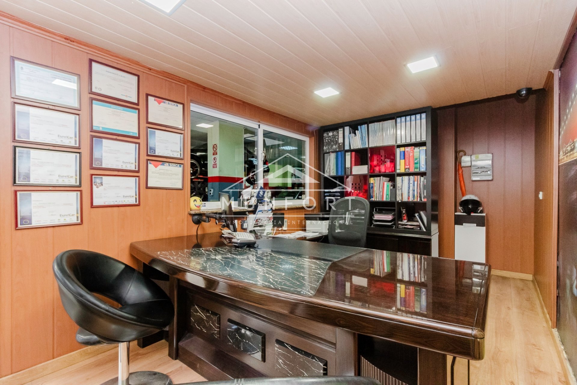 Resale - Commercial premises -
Torrevieja - Centro - Torrevieja