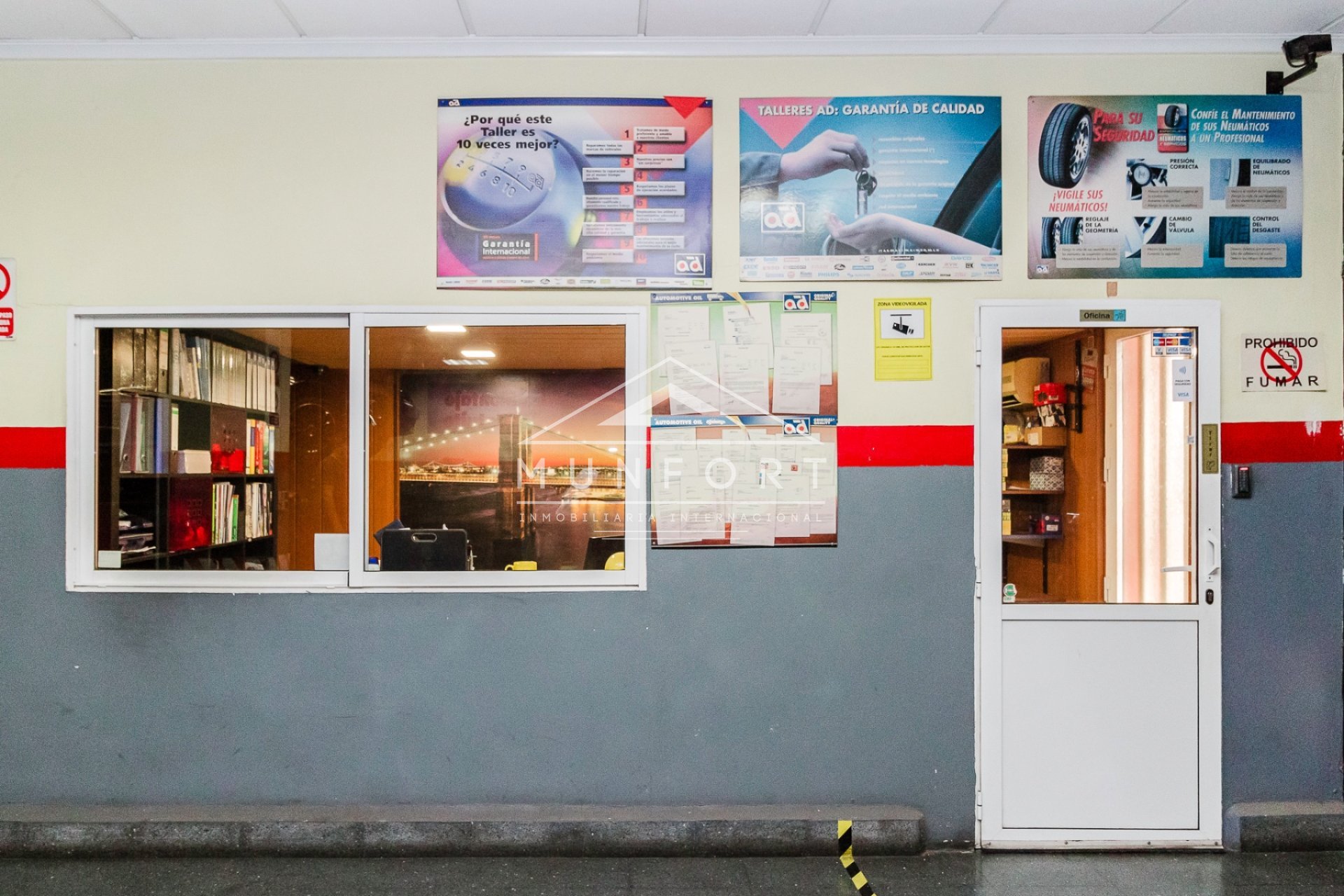 Resale - Commercial premises -
Torrevieja - Centro - Torrevieja