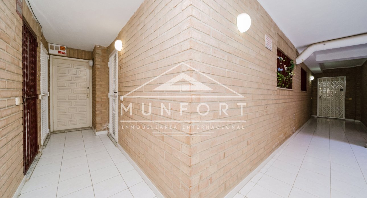 Resale - Commercial premises -
Torrevieja - Centro - Torrevieja