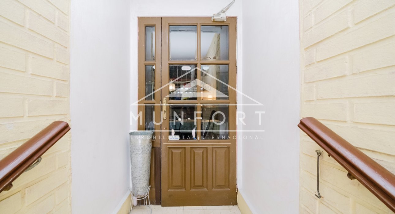 Resale - Commercial premises -
Torrevieja - Centro - Torrevieja