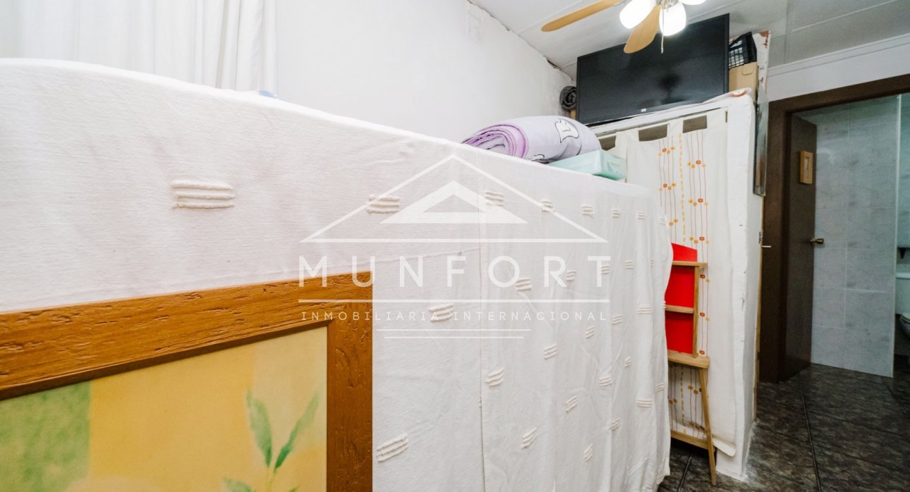 Resale - Commercial premises -
Torrevieja - Centro - Torrevieja