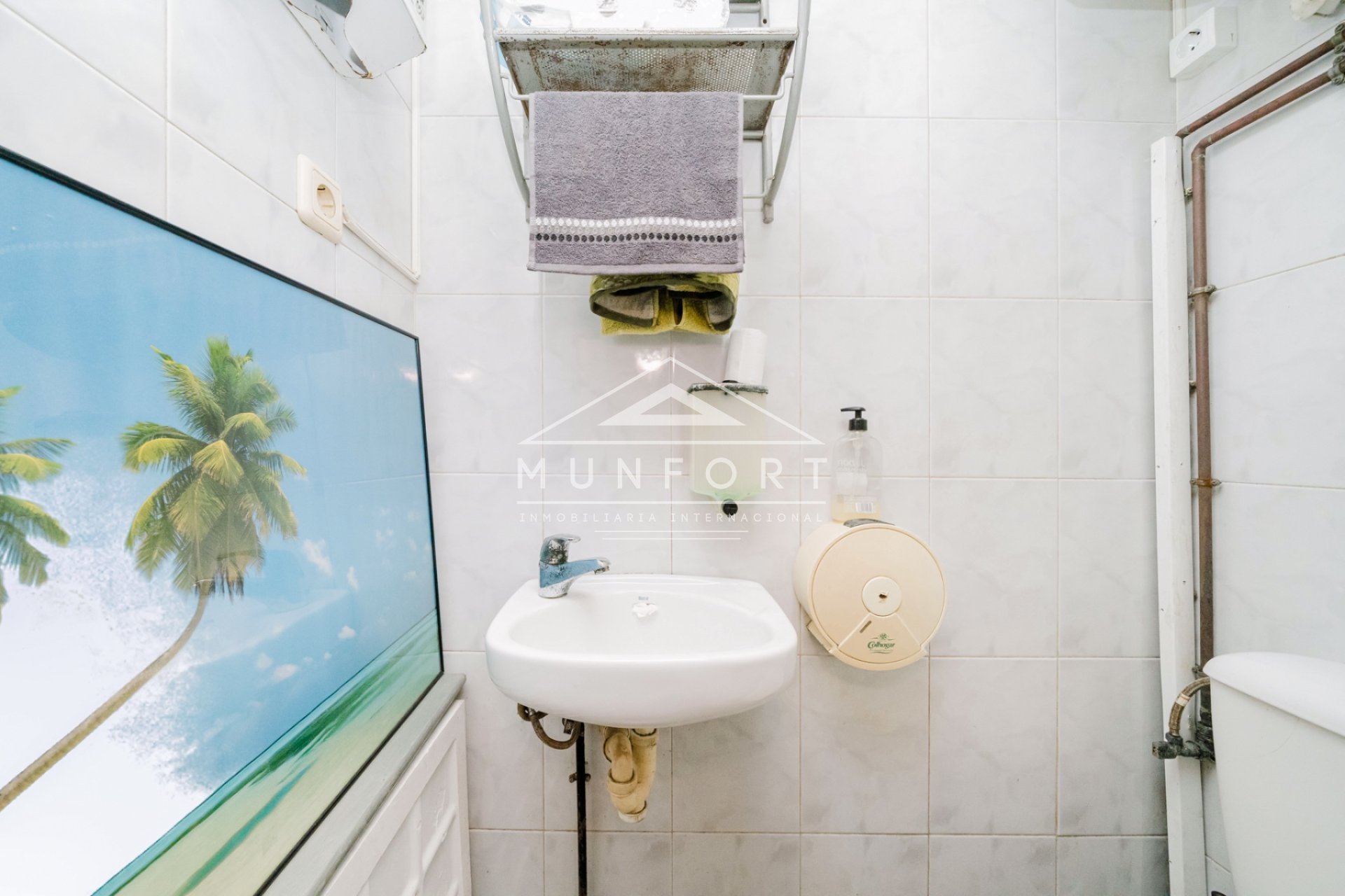 Resale - Commercial premises -
Torrevieja - Centro - Torrevieja