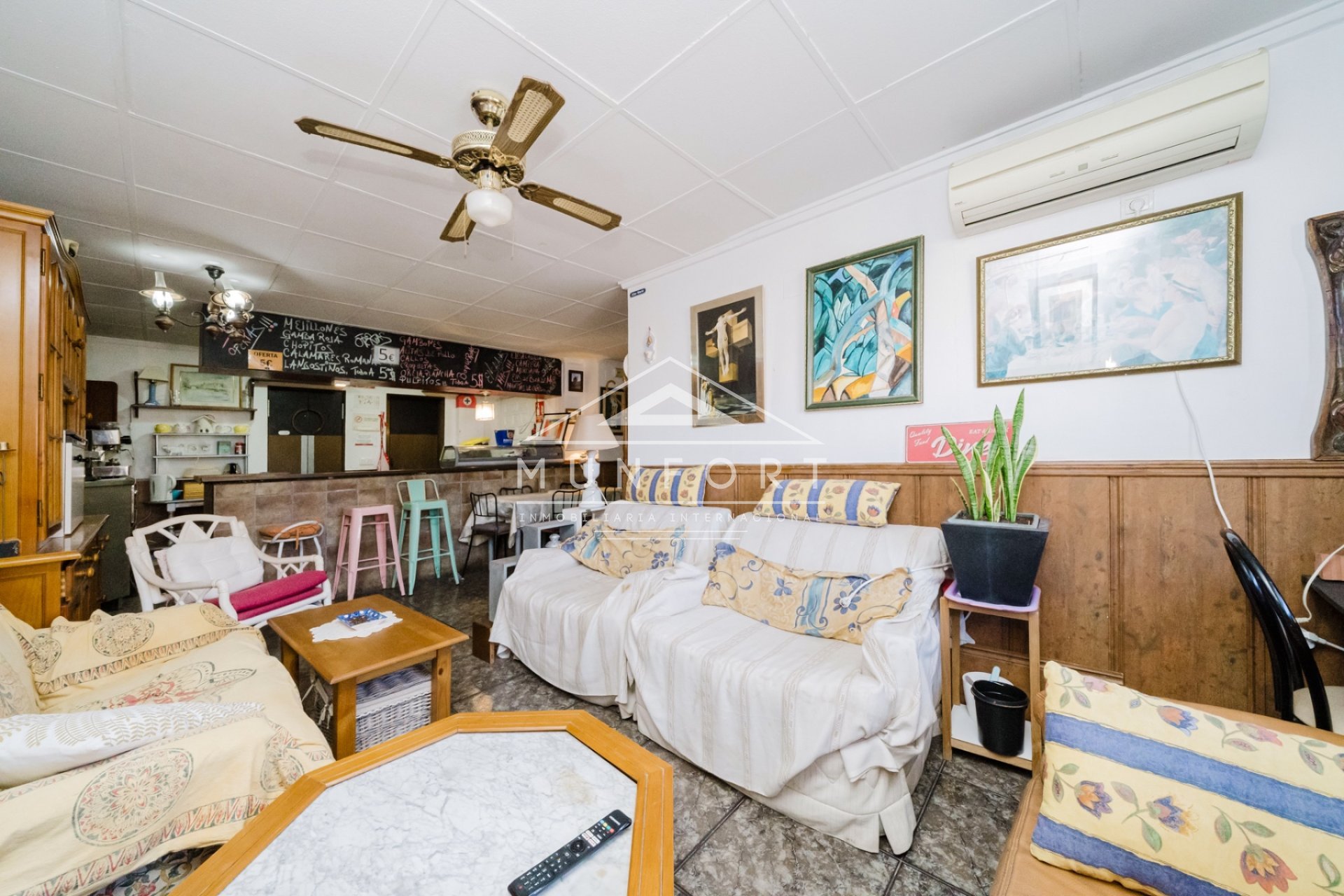 Resale - Commercial premises -
Torrevieja - Centro - Torrevieja