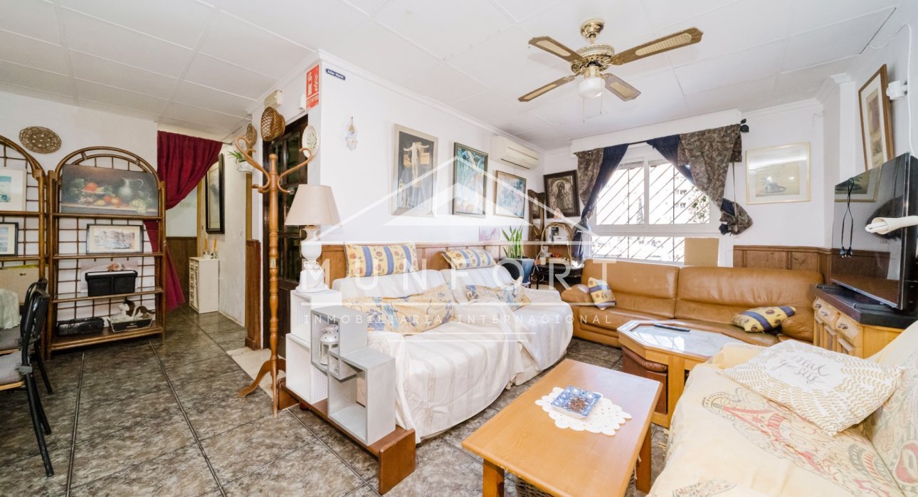 Resale - Commercial premises -
Torrevieja - Centro - Torrevieja