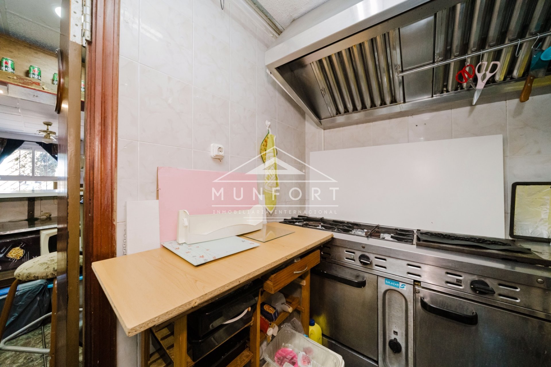 Resale - Commercial premises -
Torrevieja - Centro - Torrevieja