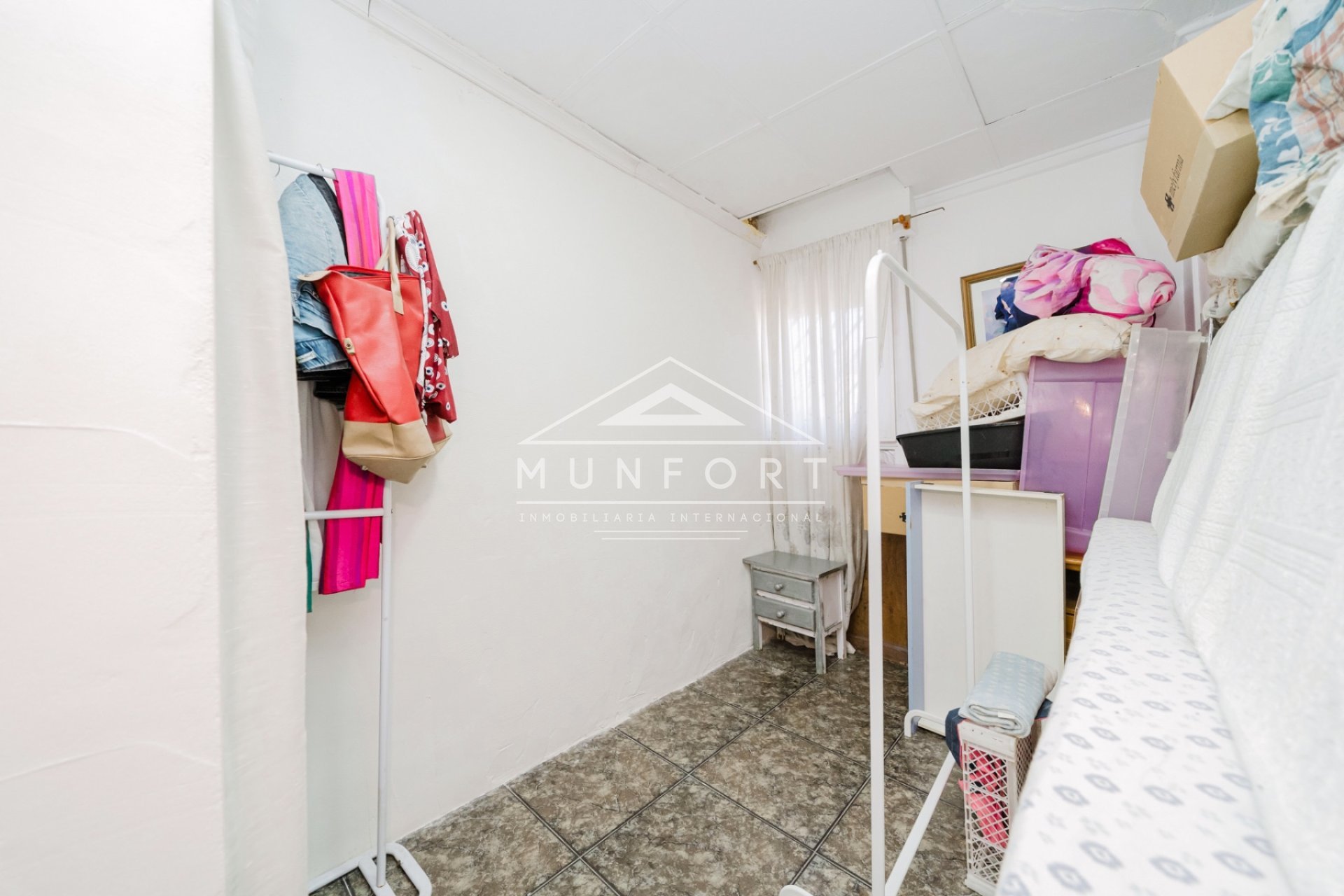 Resale - Commercial premises -
Torrevieja - Centro - Torrevieja