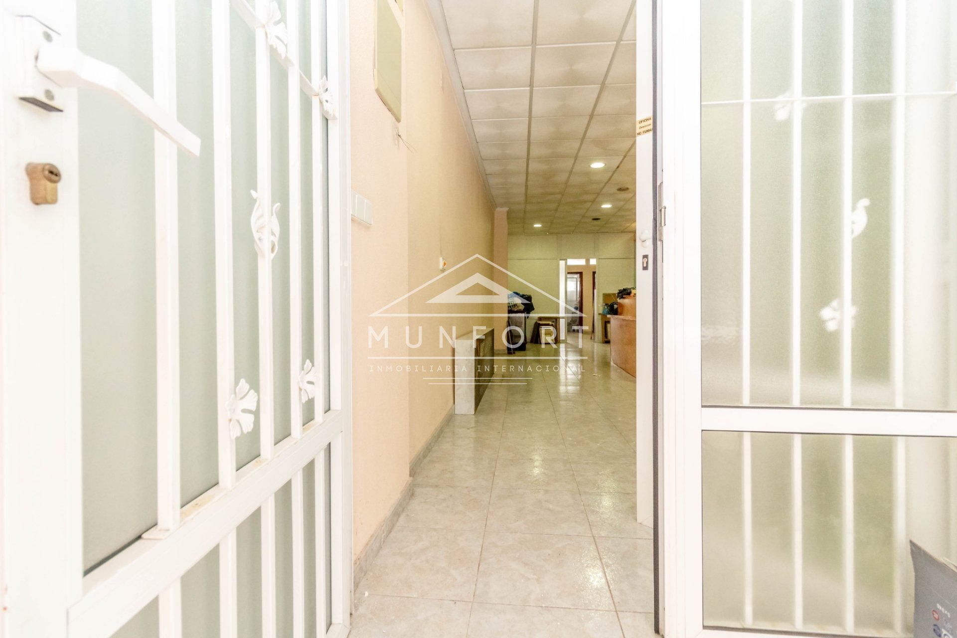 Resale - Commercial premises -
Torrevieja - Centro - Torrevieja