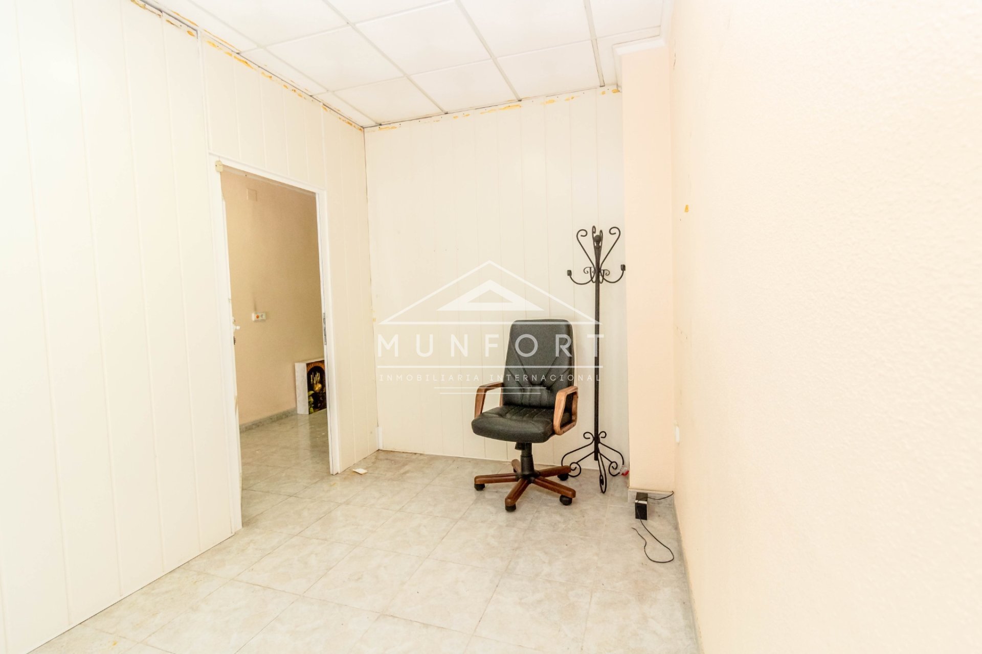 Resale - Commercial premises -
Torrevieja - Centro - Torrevieja