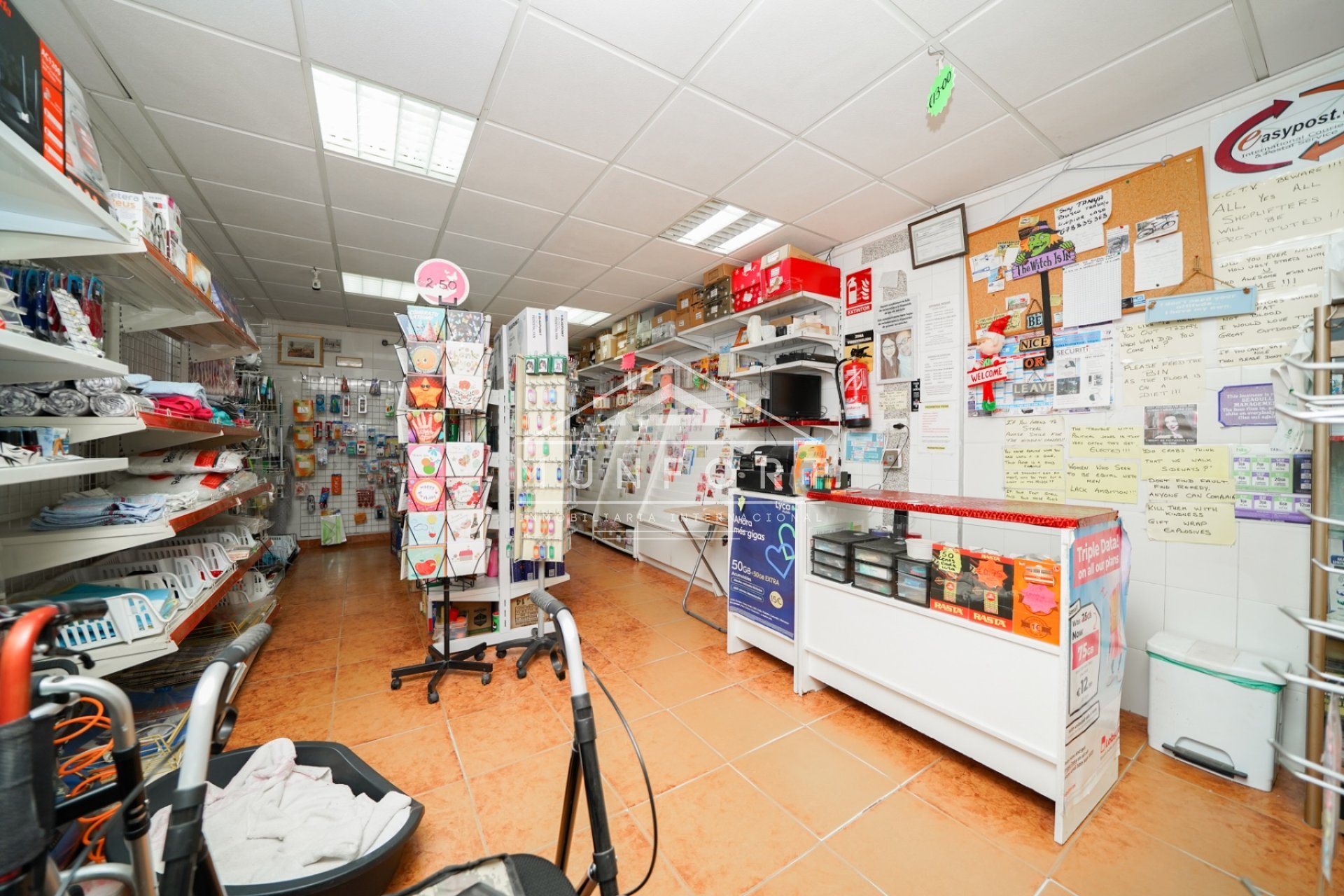 Resale - Commercial premises -
Torrevieja - El Salado - Torrevieja