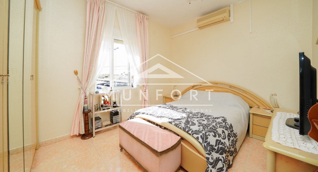 Resale - Commercial premises -
Torrevieja - El Salado - Torrevieja