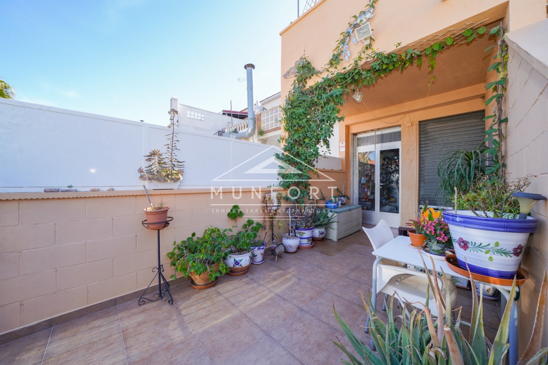 Resale - Commercial premises -
Torrevieja - El Salado - Torrevieja