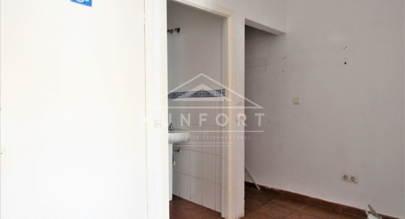 Resale - Commercial premises -
Torrevieja - La Torreta - Torrevieja