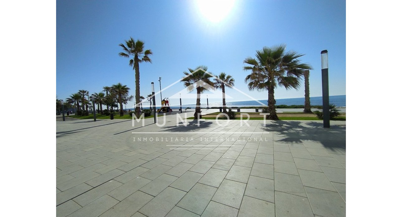 Resale - Commercial premises -
Torrevieja