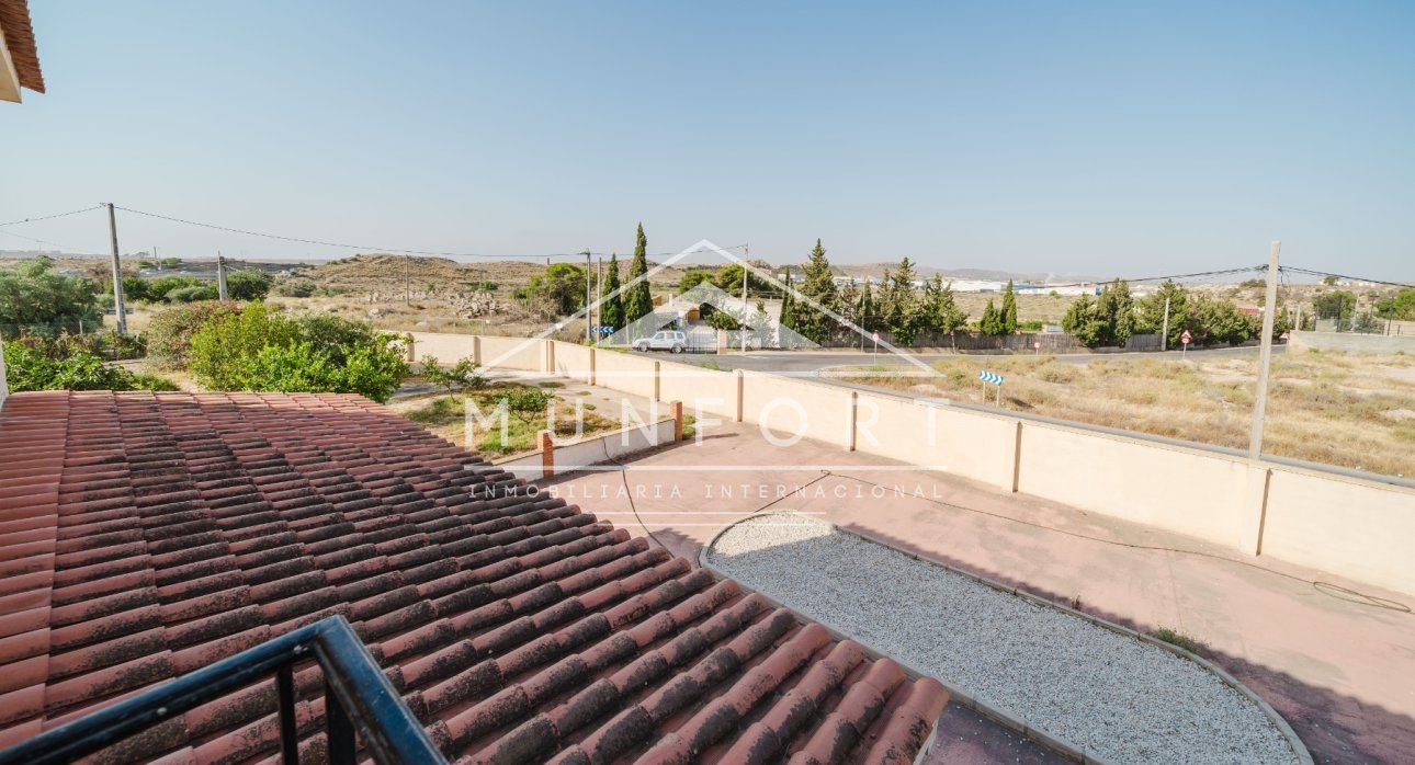 Resale - Country Houses -
ALICANTE - Alicante