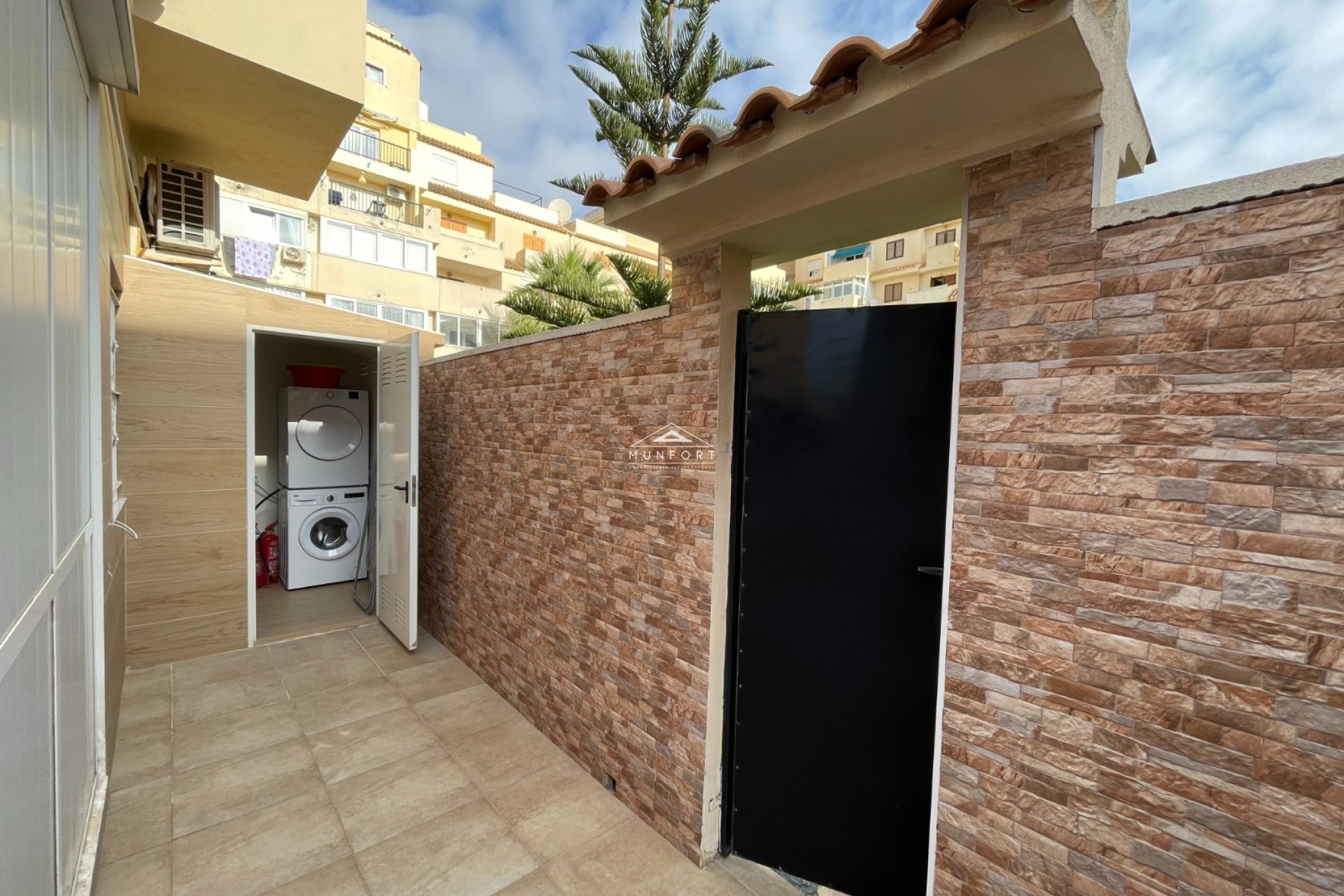 Resale - Duplex -
Torrevieja