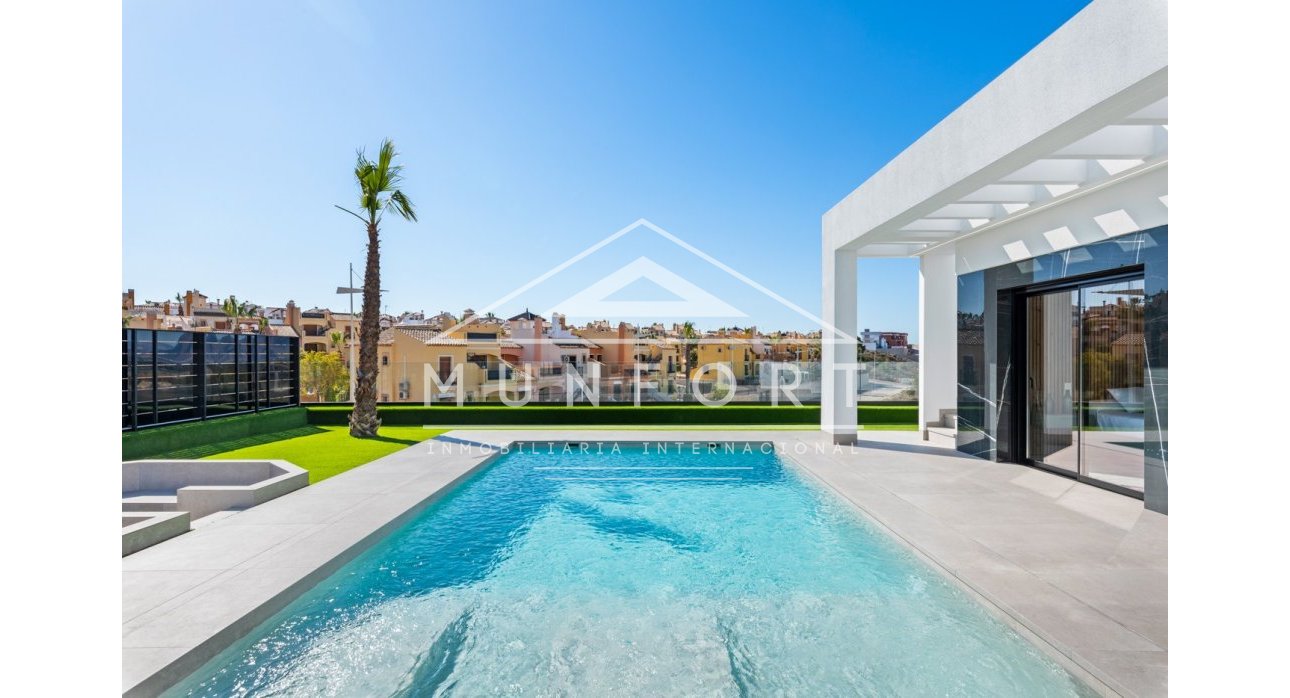 Resale - Luxury Villas -
Algorfa - Club de Golf La Finca - Algorfa