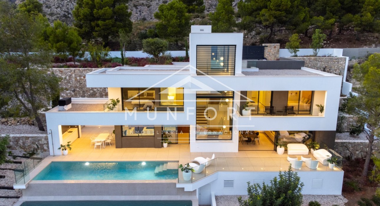 Resale - Luxury Villas -
Altea