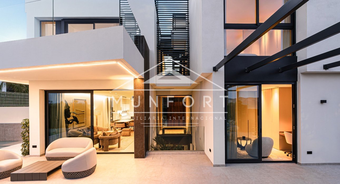 Resale - Luxury Villas -
Benidorm