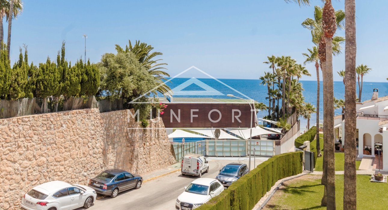 Resale - Luxury Villas -
Orihuela Costa - Dehesa de Campoamor