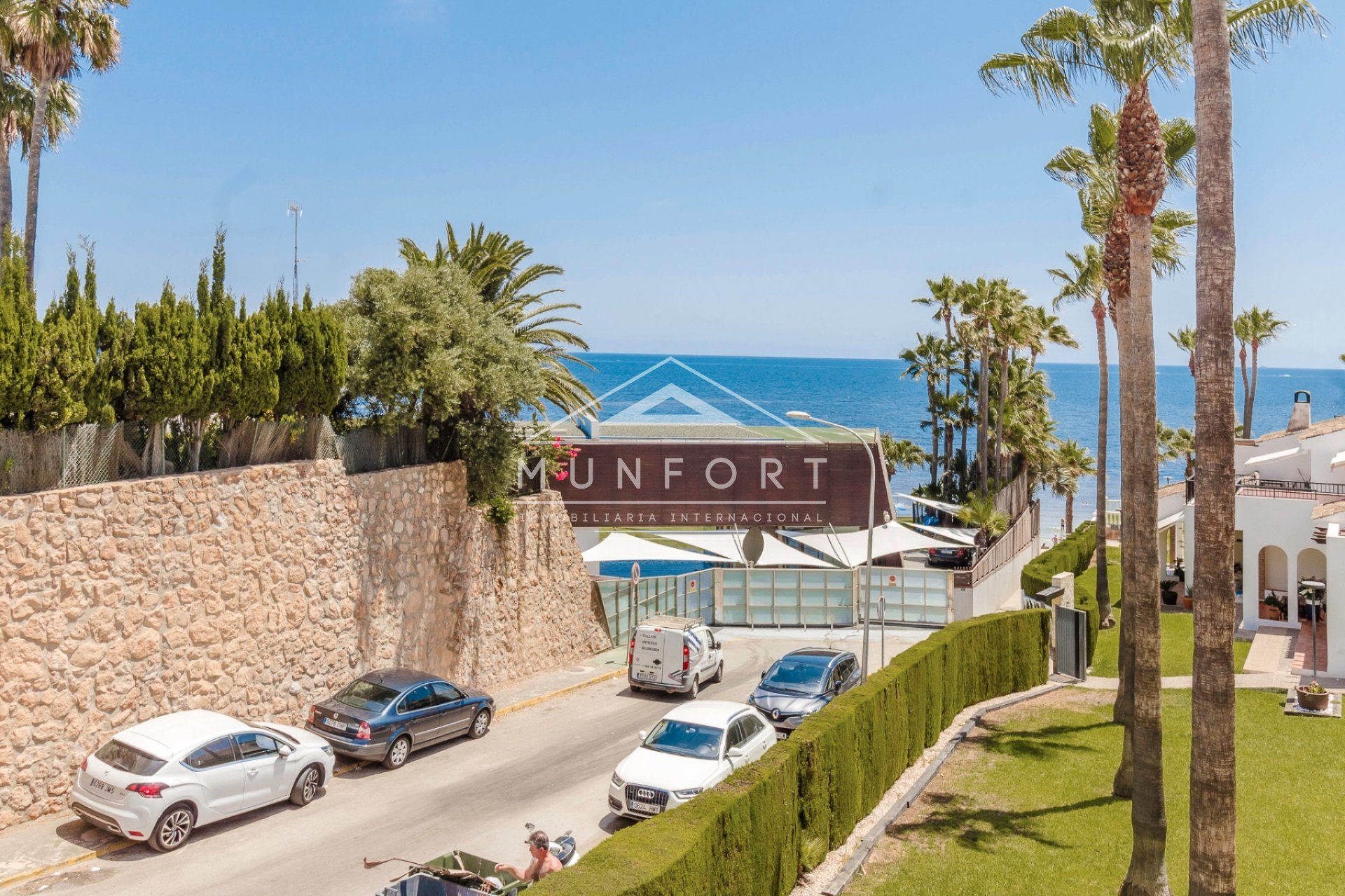 Resale - Luxury Villas -
Orihuela Costa - Dehesa de Campoamor