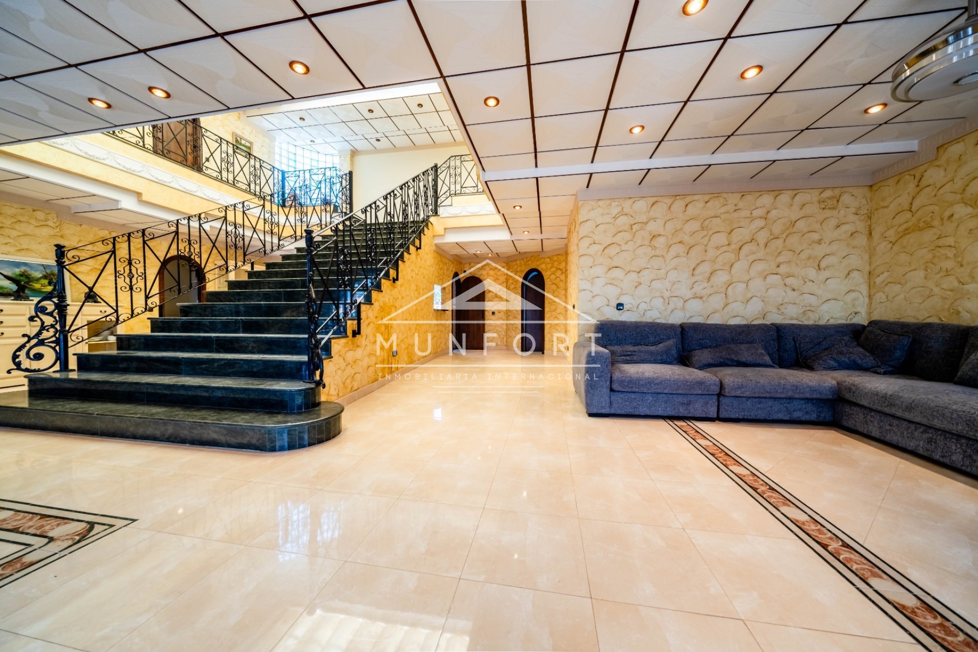 Resale - Luxury Villas -
Orihuela Costa - La Zenia