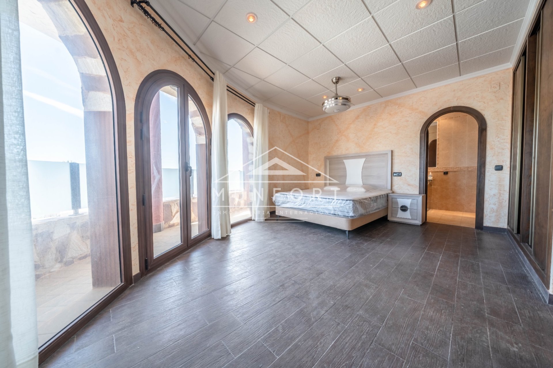Resale - Luxury Villas -
Orihuela Costa - La Zenia