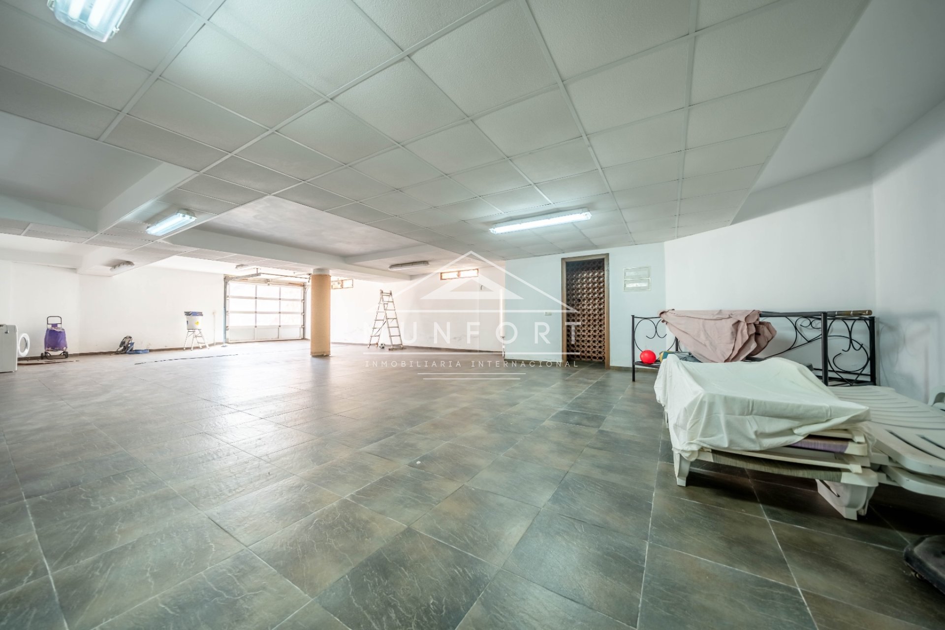 Resale - Luxury Villas -
Orihuela Costa - La Zenia