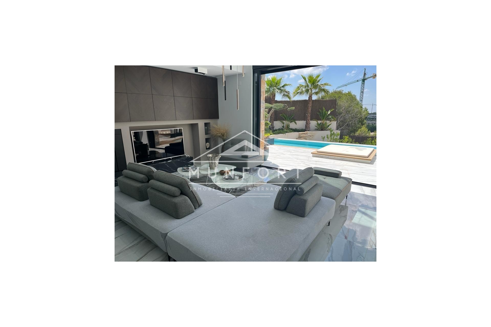 Resale - Luxury Villas -
Orihuela Costa - Las Colinas Golf