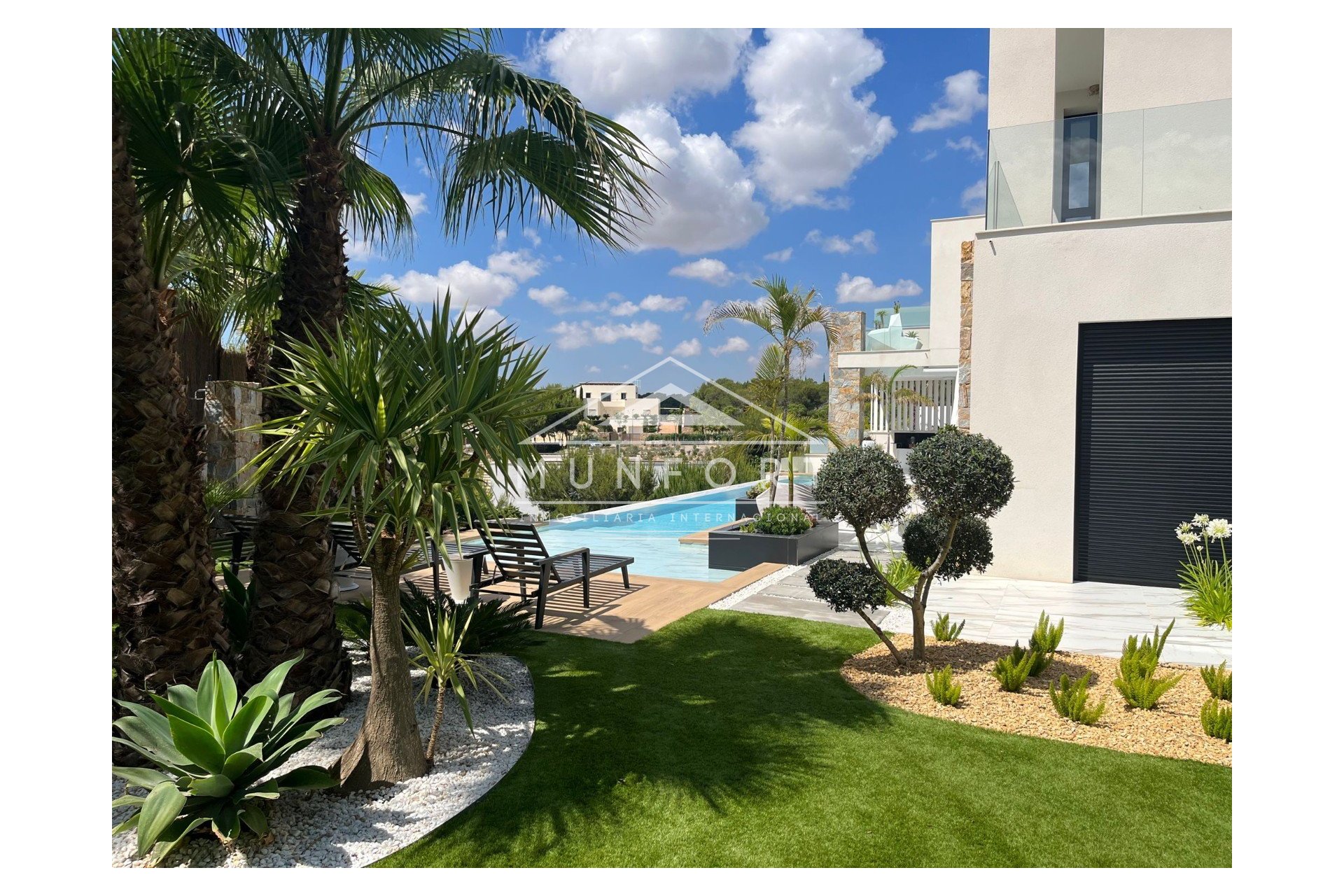 Resale - Luxury Villas -
Orihuela Costa - Las Colinas Golf