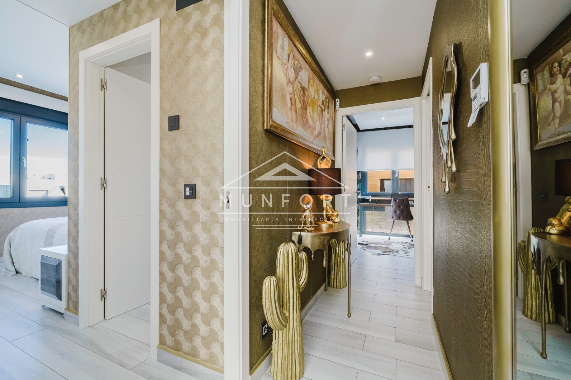 Resale - Luxury Villas -
Orihuela Costa - Lomas de Cabo Roig