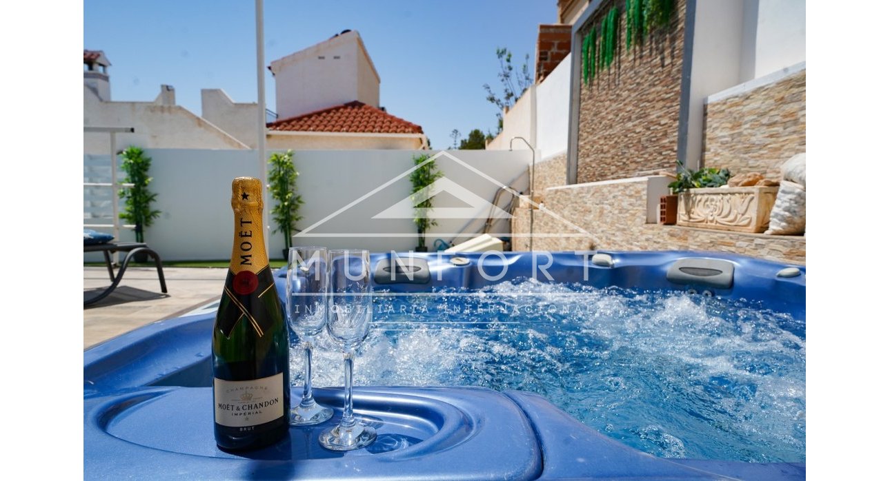 Resale - Luxury Villas -
Orihuela Costa - Villamartín