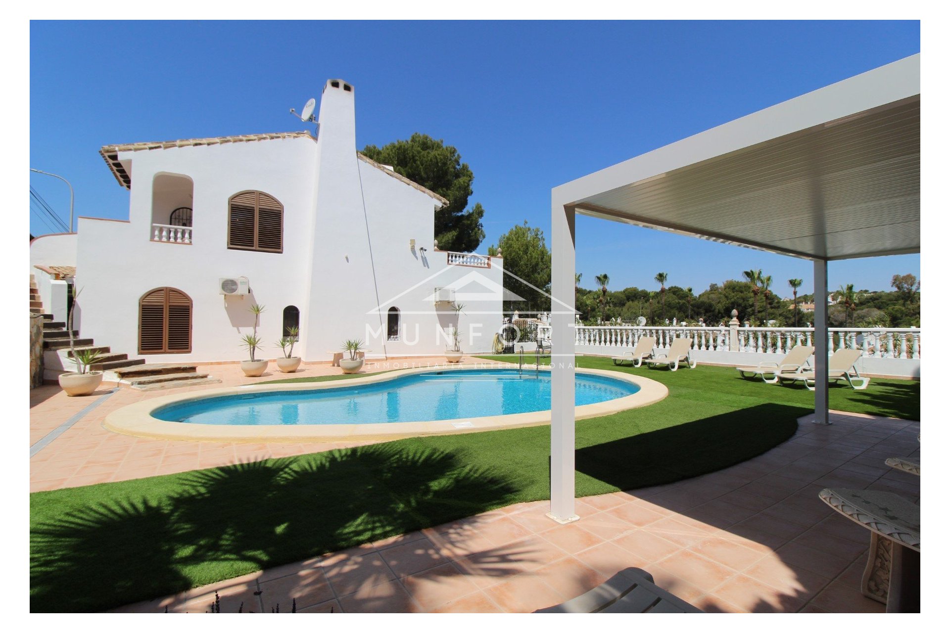 Resale - Luxury Villas -
Orihuela Costa - Villamartin