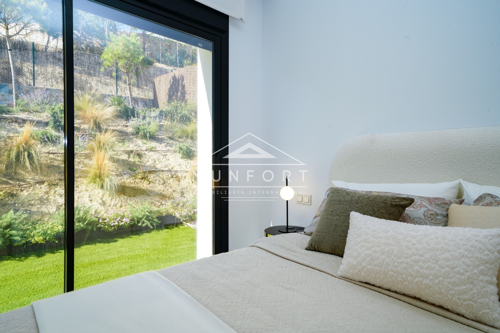 Resale - Luxury Villas -
Orihuela Costa