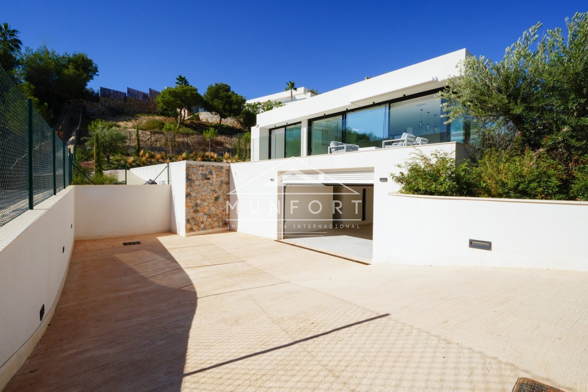 Resale - Luxury Villas -
Orihuela Costa