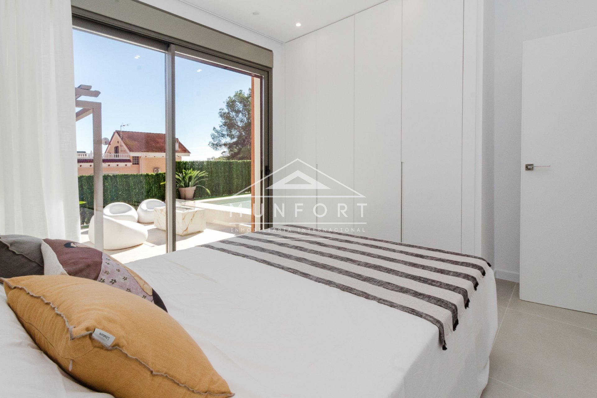 Resale - Luxury Villas -
Pilar de la Horadada - Pinar de Campoverde