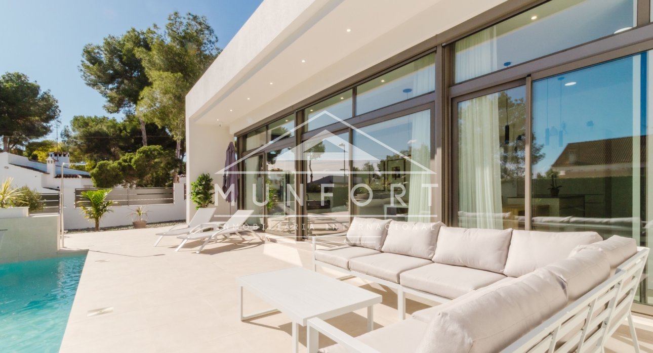 Resale - Luxury Villas -
Pilar de la Horadada - Pinar de Campoverde