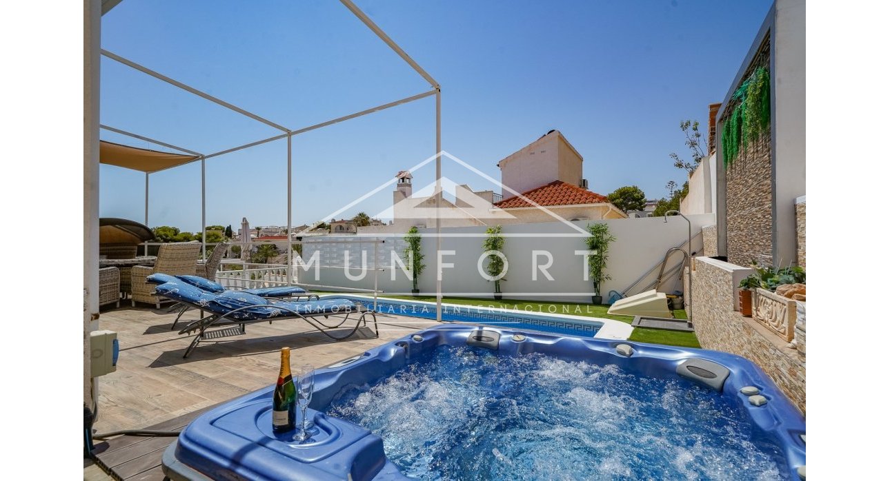 Resale - Luxury Villas -
San Miguel de Salinas - Urbanización Blue Lagoon - San Miguel de Salinas