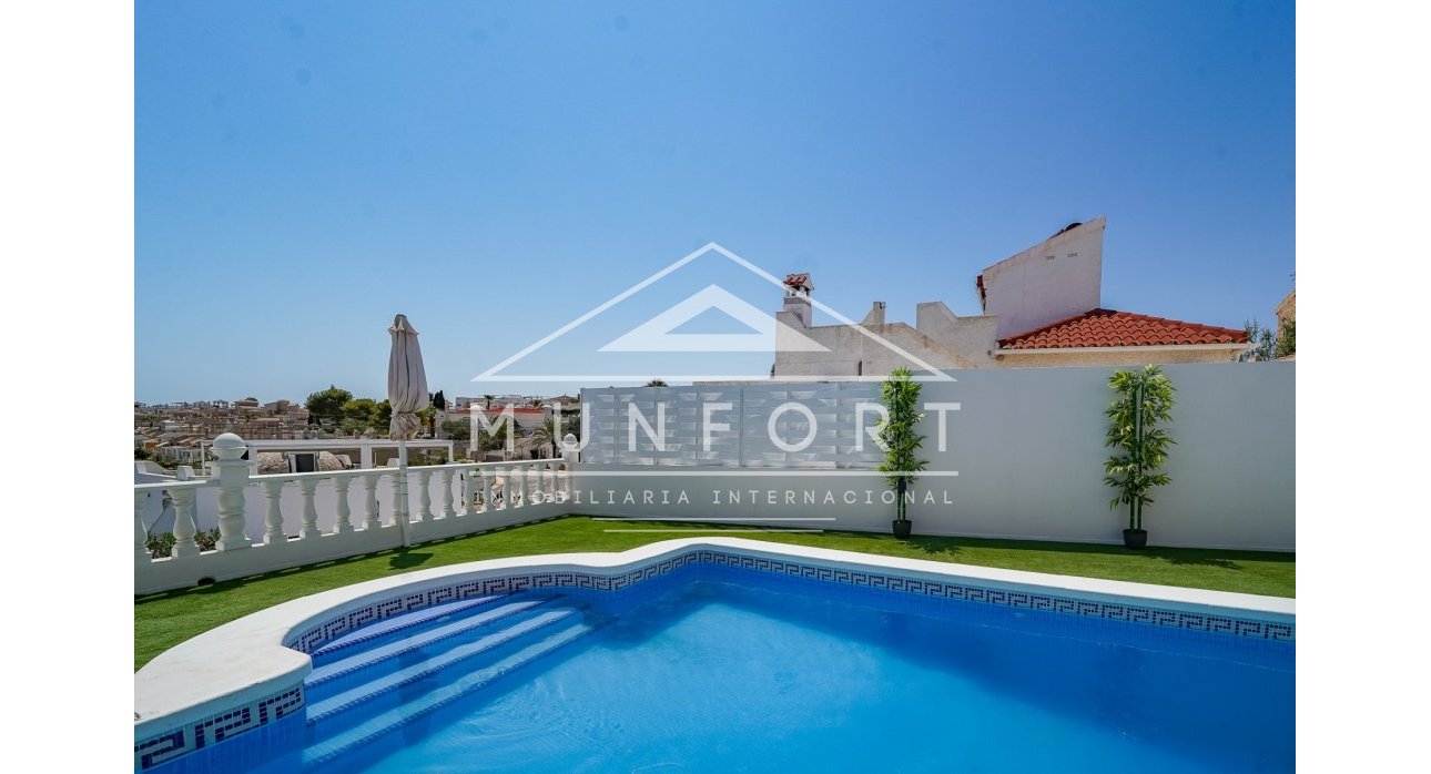 Resale - Luxury Villas -
San Miguel de Salinas - Urbanización Blue Lagoon - San Miguel de Salinas