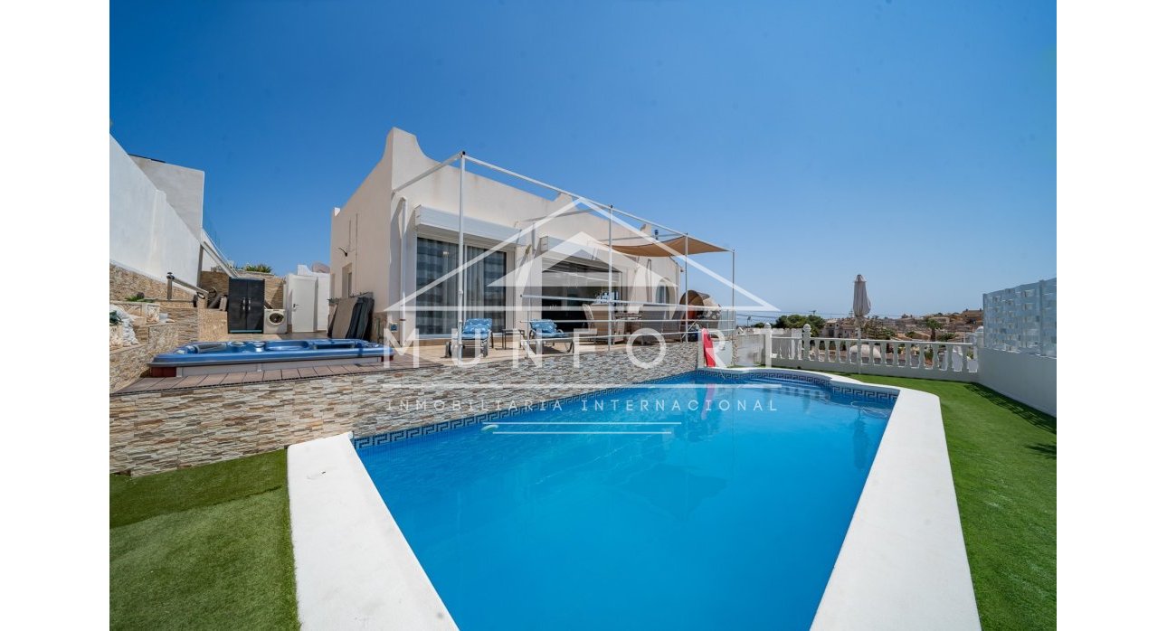 Resale - Luxury Villas -
San Miguel de Salinas - Urbanización Blue Lagoon - San Miguel de Salinas